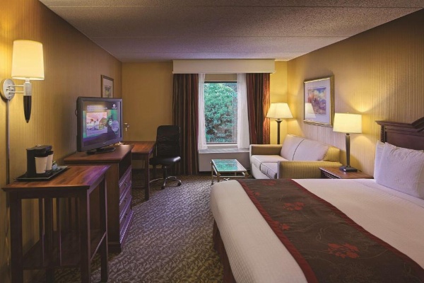 DoubleTree by Hilton Hotel Asheville - Biltmore image 17